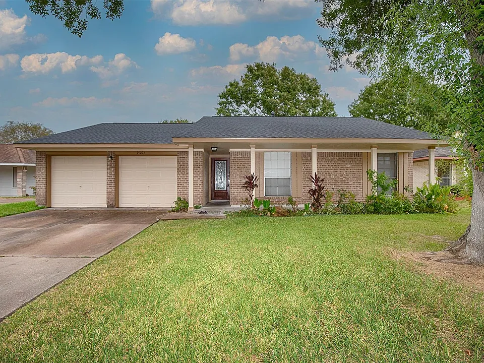 15707 Caprock Dr