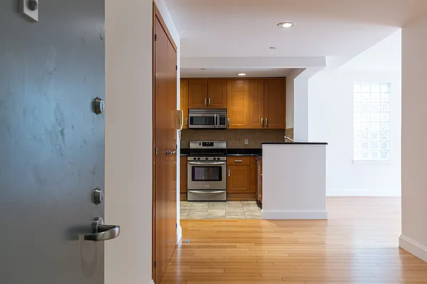 Sold by Statis Realty LLC | media 17