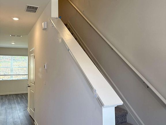 3rd image of 2558 Coventry St SW