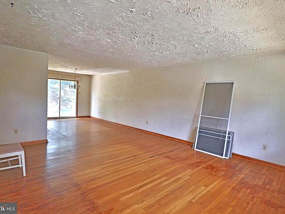 4th image of 1804 Bear Creek Dr