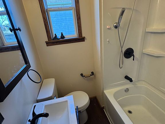 2nd image of 1321 Patton Ave