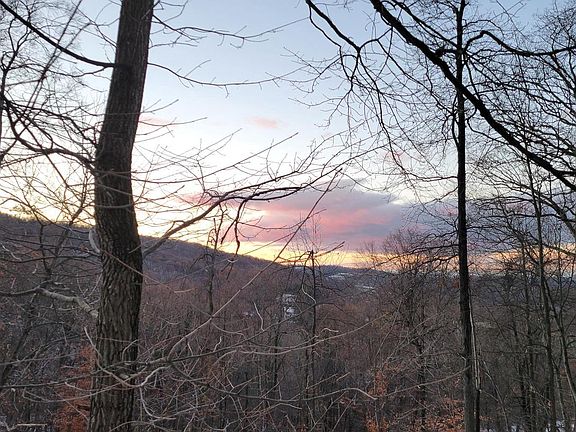 3rd image of 4460 Middlepoint Rd