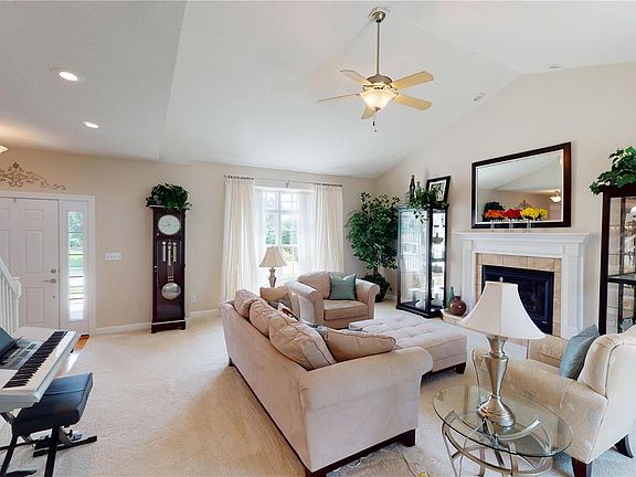 4th image of 1607 Coles Ct S
