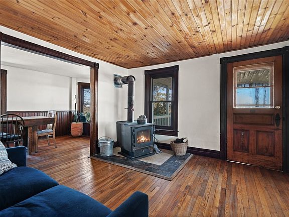 5th image of 4115 Newtown Rd