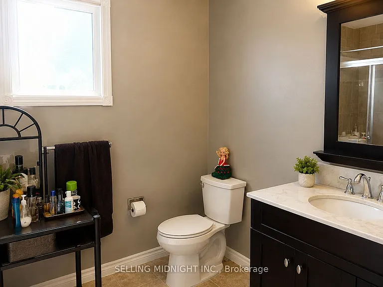 441 Rutherford Rd N #ROOM — Photo 10