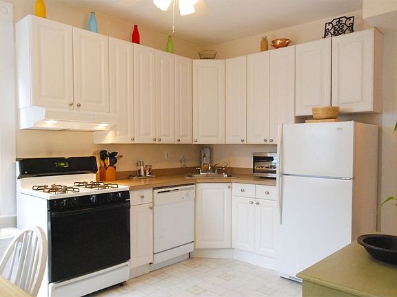 kitchen with gas cooking