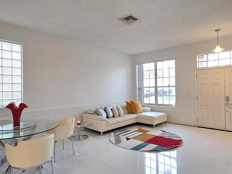 661 Lake Wellington Dr — Photo 54