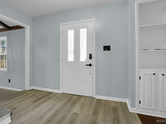 2nd image of 536 Farmington Rd