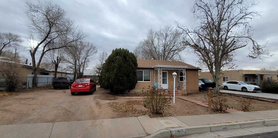 1st image of 2532 Aspen Ave NW