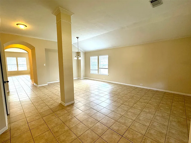 3011 Sunchase Ct — Photo 3