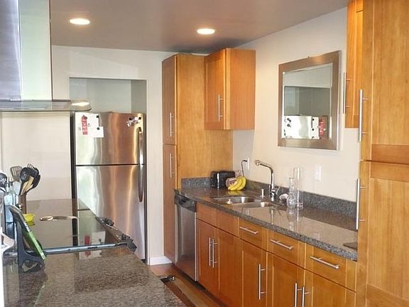 3rd image of 2021 Yale Ave E APT 302