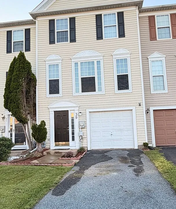 39 Lisa Dr