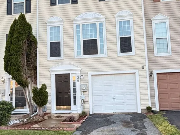 39 Lisa Dr, Newark, DE 19702