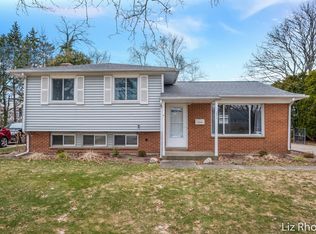 1711 Carlton Ave NE, Grand Rapids, MI 49505