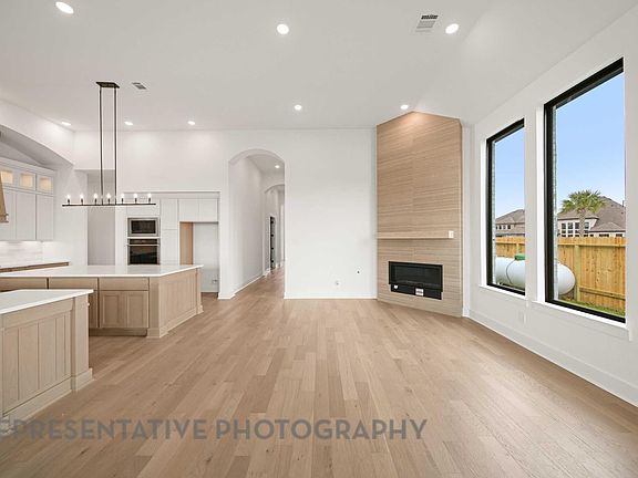 3rd image of 1539 Timber Woods Dr