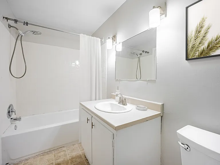 654 Viscount Rd #32 — Photo 7