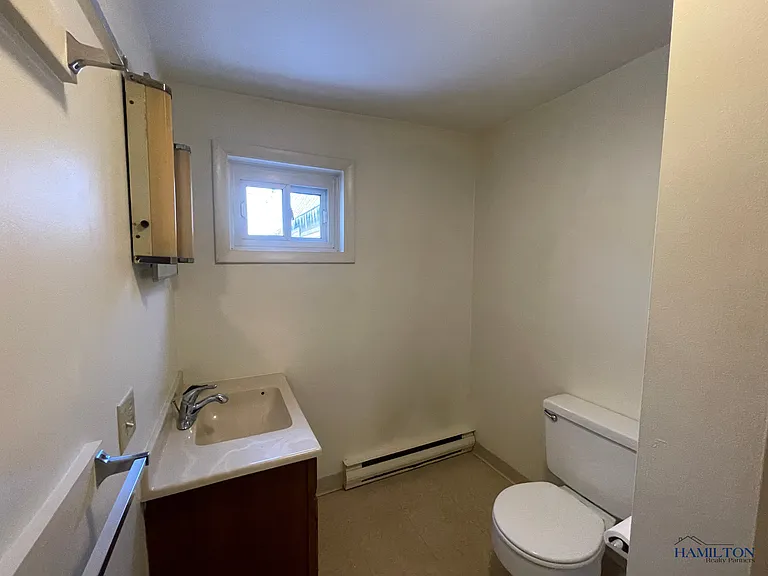 84 W Main St — Photo 8