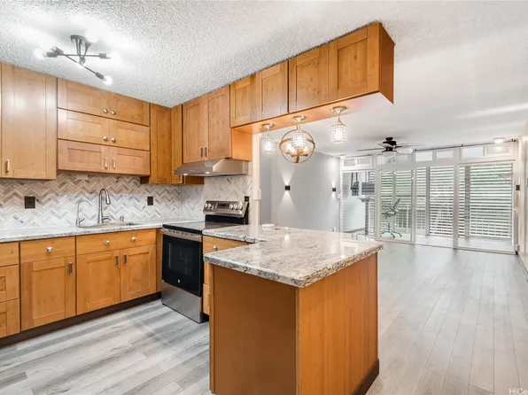 95-273 Waikalani Dr APT D501, Mililani, HI 96789