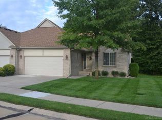 50782 Raintree Cir, Chesterfield, MI 48047