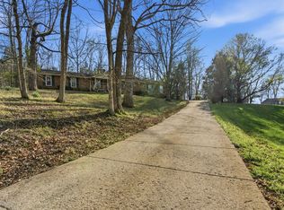 8073 Ridgewood Rd, Goodlettsville, TN 37072