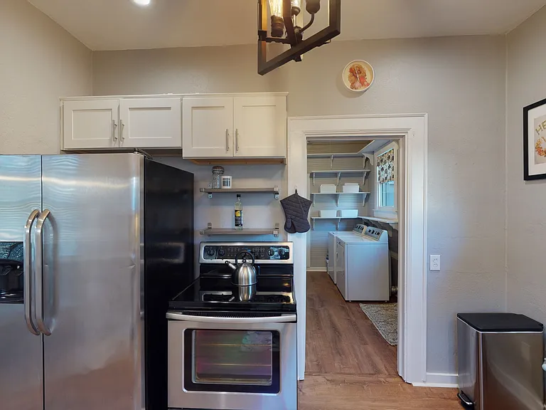 1827 Capitol Ave — Photo 13
