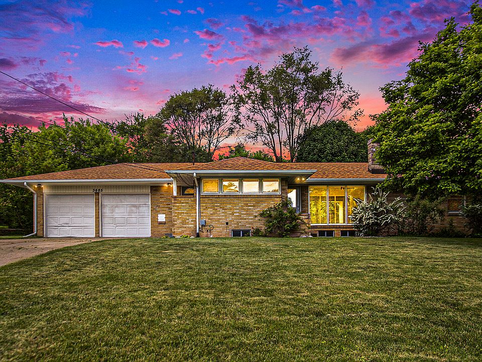 1st image of 3685 Newcastle Dr SE