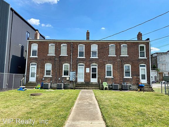 5th image of 536 W Town St #9052518