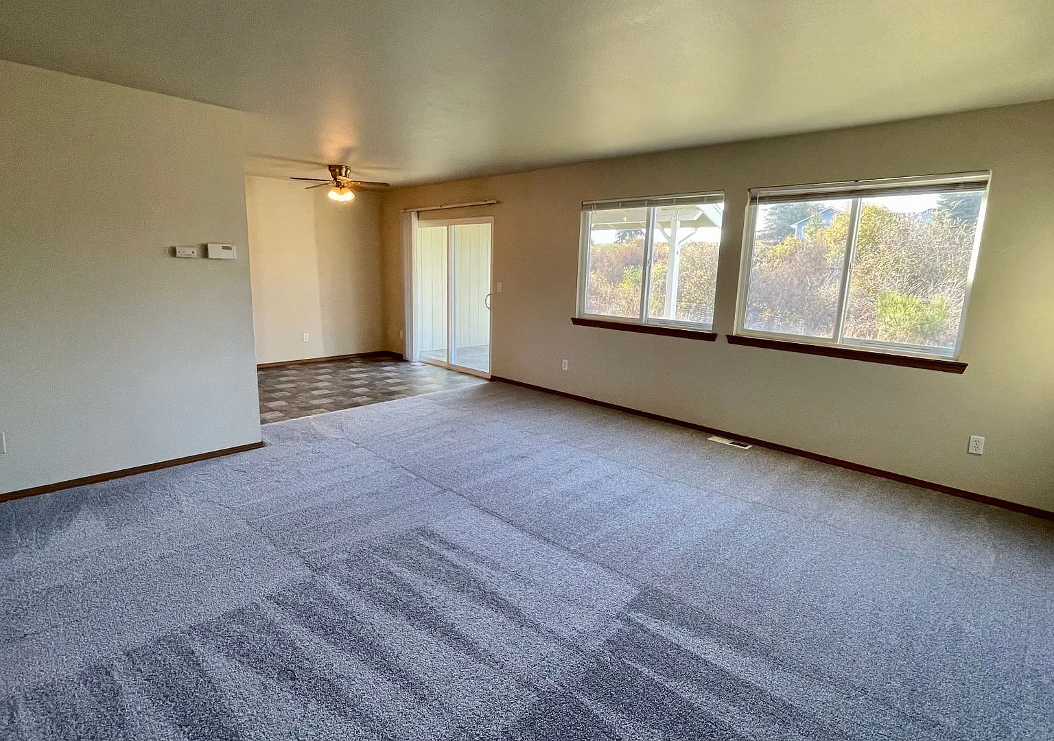 725-727 Crystal Springs — Photo 4