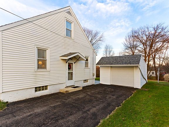 4th image of 351 Fairlawn Ave