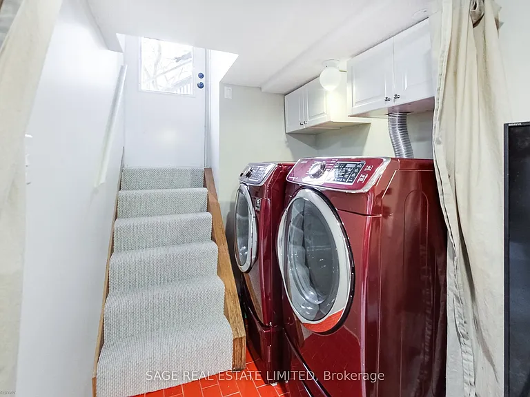 108 Beresford Ave — Photo 34