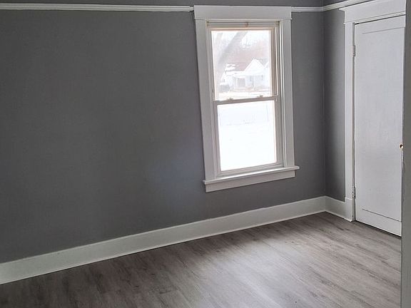 5th image of 3410 W Hill St