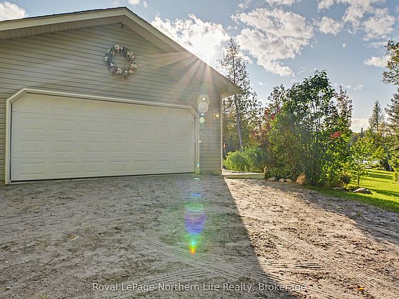 5th image of 146 Niagara Rd