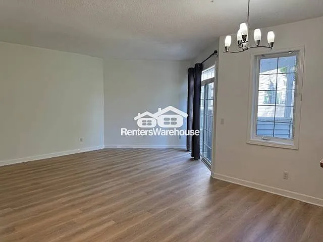 2088 Mainstreet — Photo 6