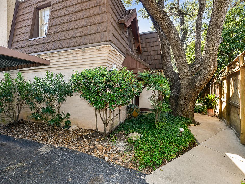 1st image of 8715 Starcrest Dr