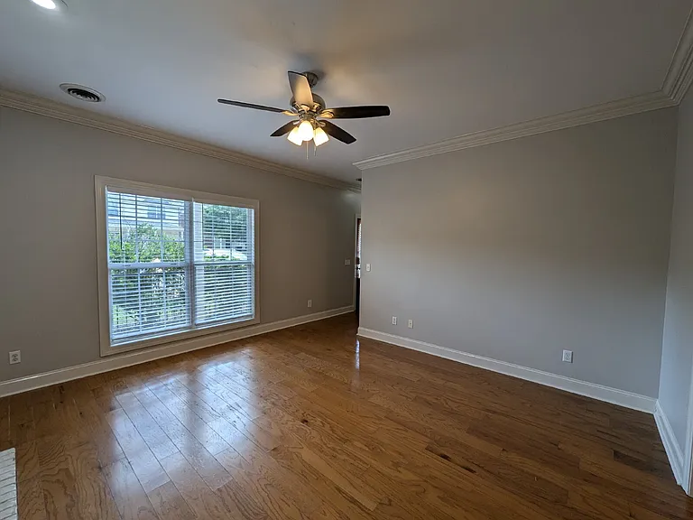 117 Twin Gates Dr — Photo 3