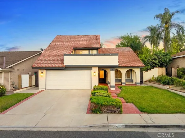 4 Navajo Trail Ln, Pomona, CA 91766