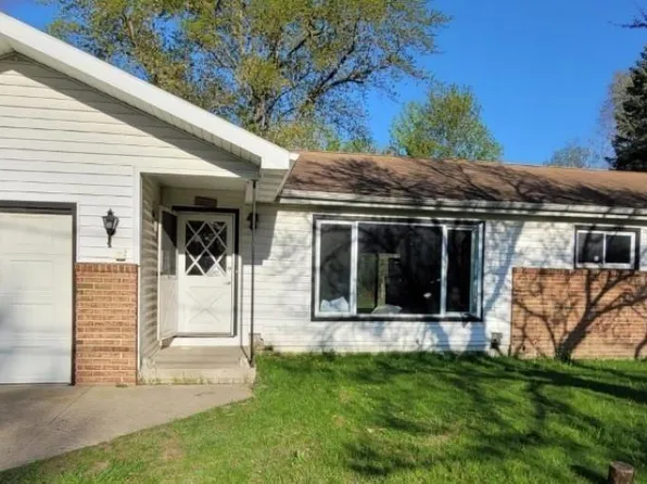 1656 Belmont Dr, Mount Pleasant, MI 48858