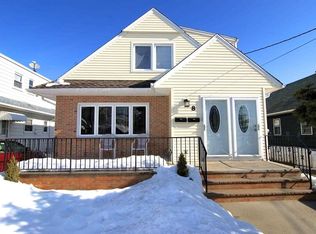 8 Pinecrest Rd, Jersey City, NJ 07305