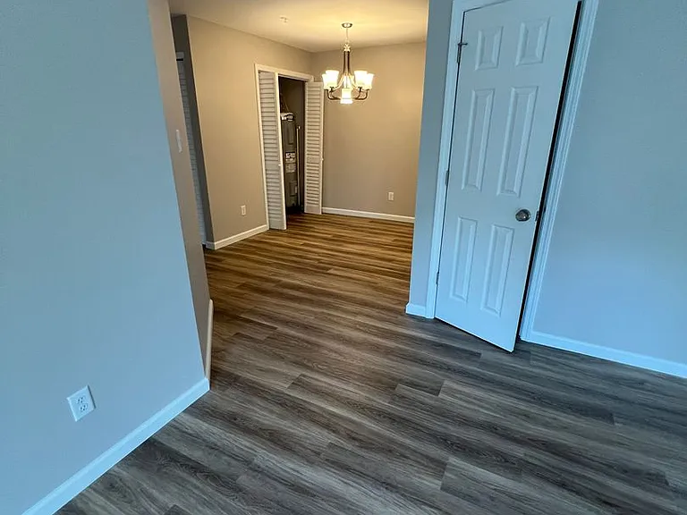 3210C E John Hinkle Pl — Photo 5