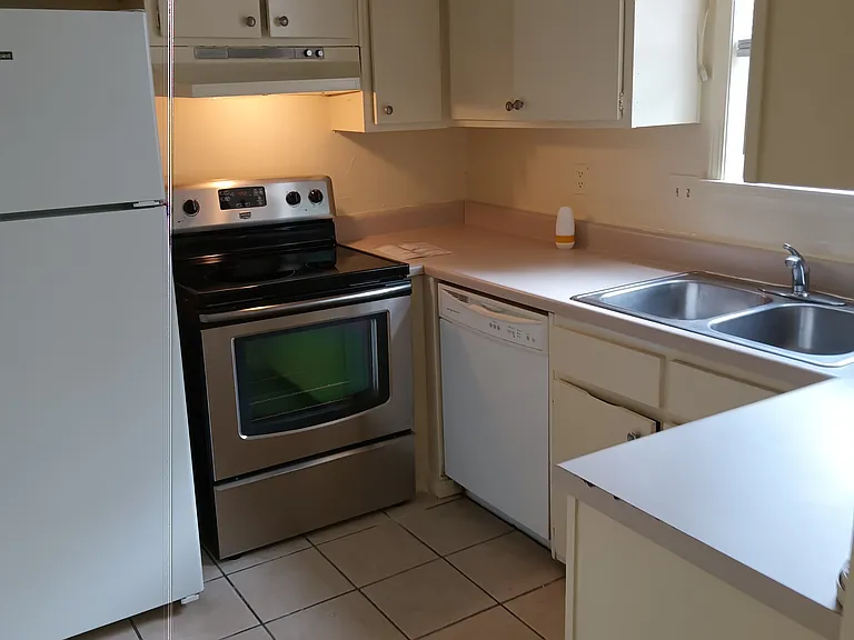 753 Chatwood Cv — Photo 17