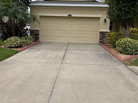 3rd image of 12311 Fairlawn Dr