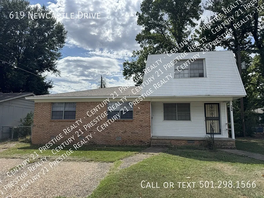 3 bed, 1.5 bath, 1025 sqft, $825 — Photo 1