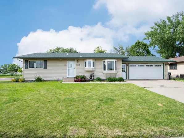 3113 11th Ave N, Fargo, ND 58102