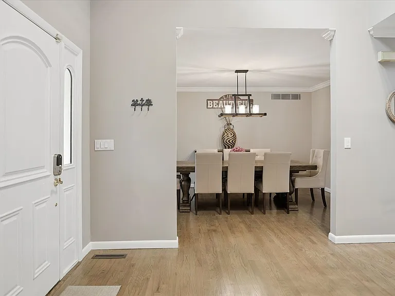 20 Stuart Ct — Photo 11