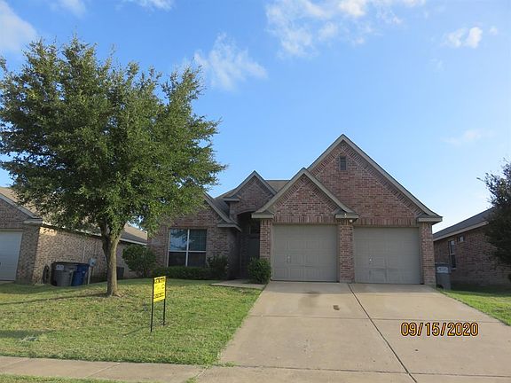 3rd image of 210 Creekwood Dr