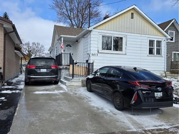 6413 Monroe St, Niagara Falls, ON L2G 2G9