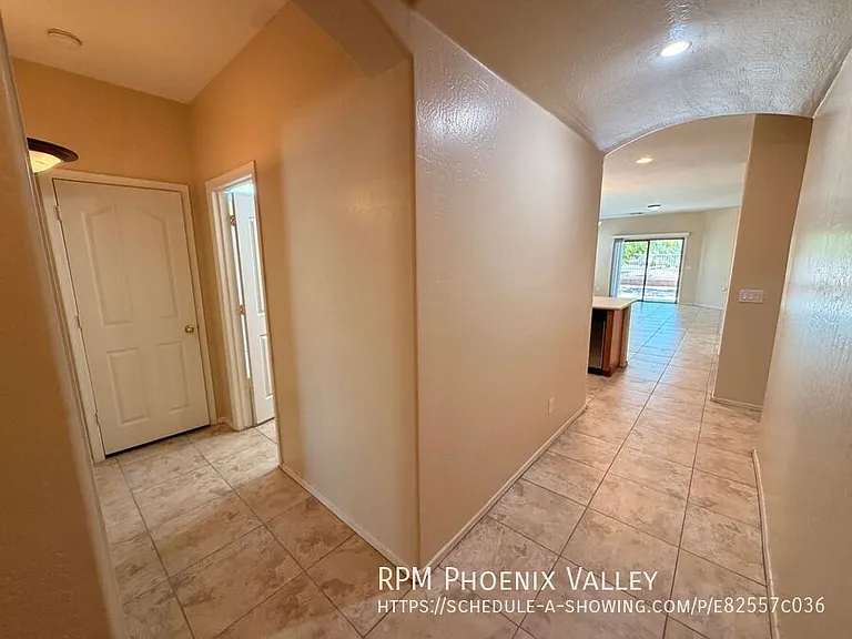 15227 W Jackson St — Photo 2