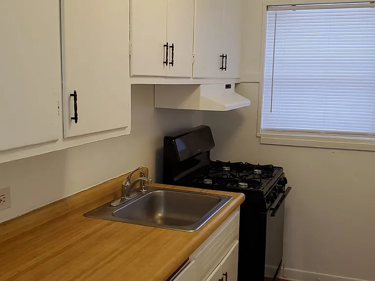 642 Pickus Ct — Photo 15