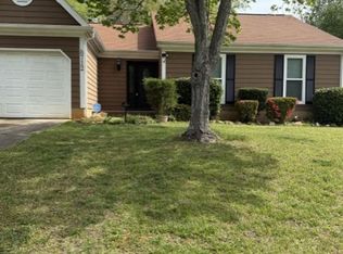 8712 Brookstead Dr, Charlotte, NC 28215
