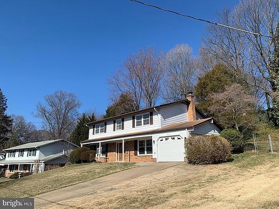 4th image of 8522 Queen Elizabeth Blvd
